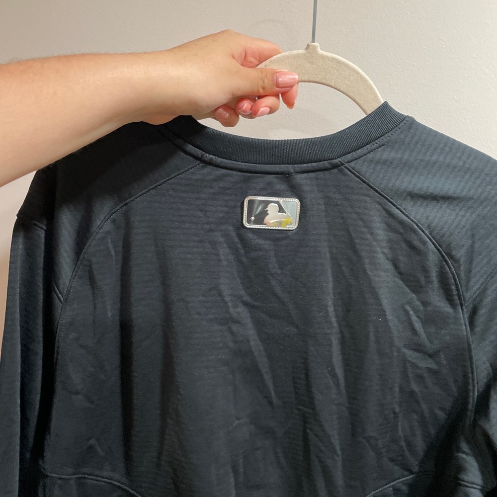 Nike Yankees MLB Pregame Performance Pullover - Picture 2 of 5